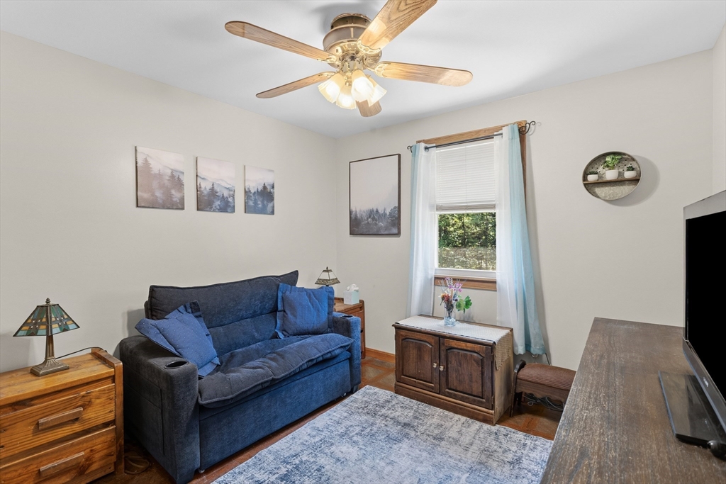 215 Donohue Road Dracut, MA 01826 - Photo 29 of 40