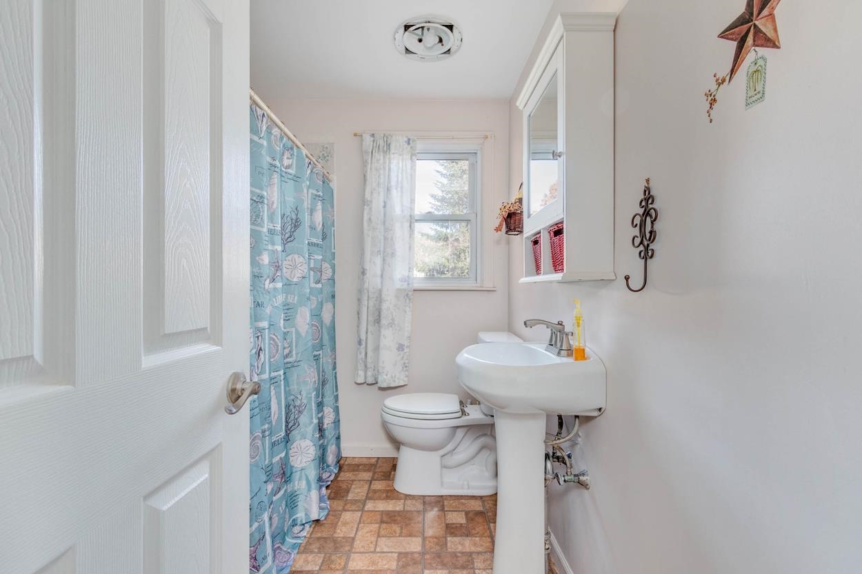 660 Weston Road Manchester, NH 03103 - Photo 21 of 37 Gallery Image 21