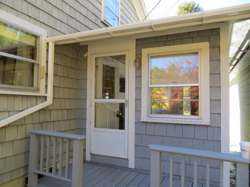 139 Jesse Robbins Road Belfast, ME 04915 - Photo 7 of 25 Entryway into the mudroom/laundry.