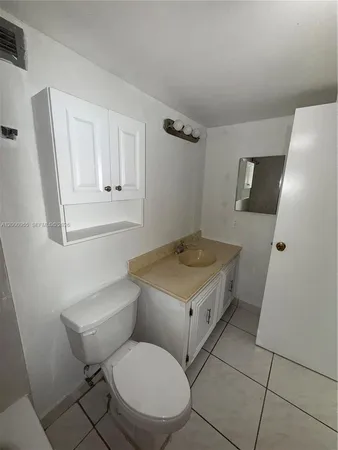 $2,300 | Desoto Park Condominiums Base, Hallandale Beach, FL 33009