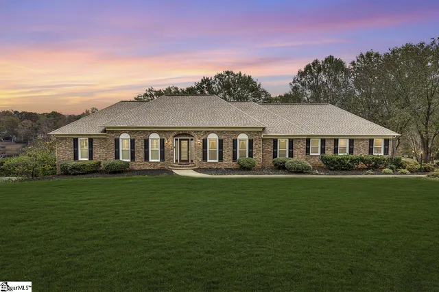 $699,900 | 206 West Killarney Lake, Moore, SC 29369