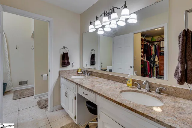 $699,900 | 206 West Killarney Lake, Moore, SC 29369