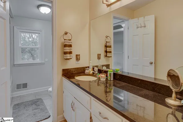 $699,900 | 206 West Killarney Lake, Moore, SC 29369