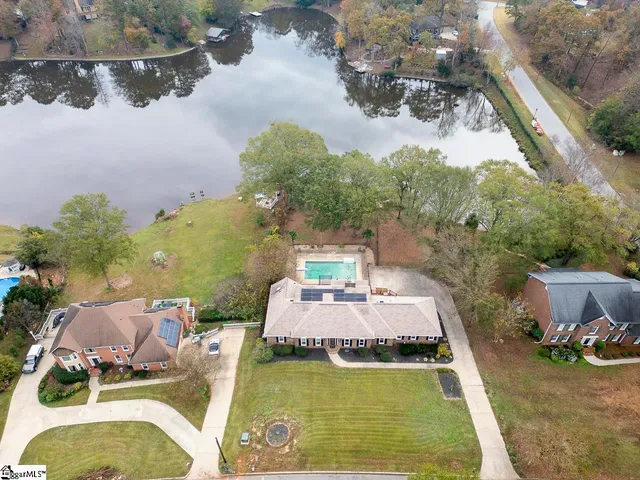 $699,900 | 206 West Killarney Lake, Moore, SC 29369