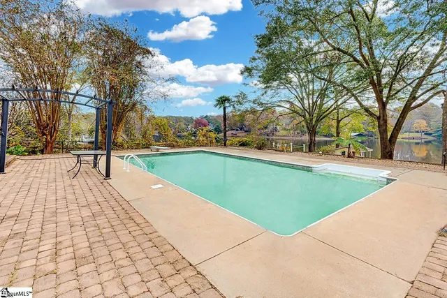 $699,900 | 206 West Killarney Lake, Moore, SC 29369