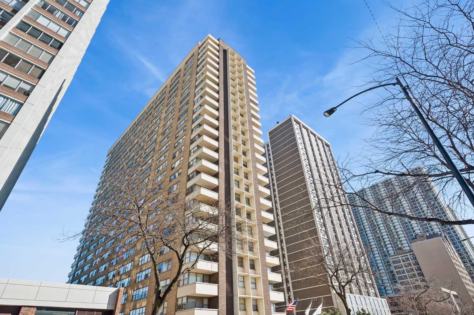 6157 North Sheridan Road, Unit 6K Chicago, IL 60660 - Photo 1 of 18 a view of a tall building