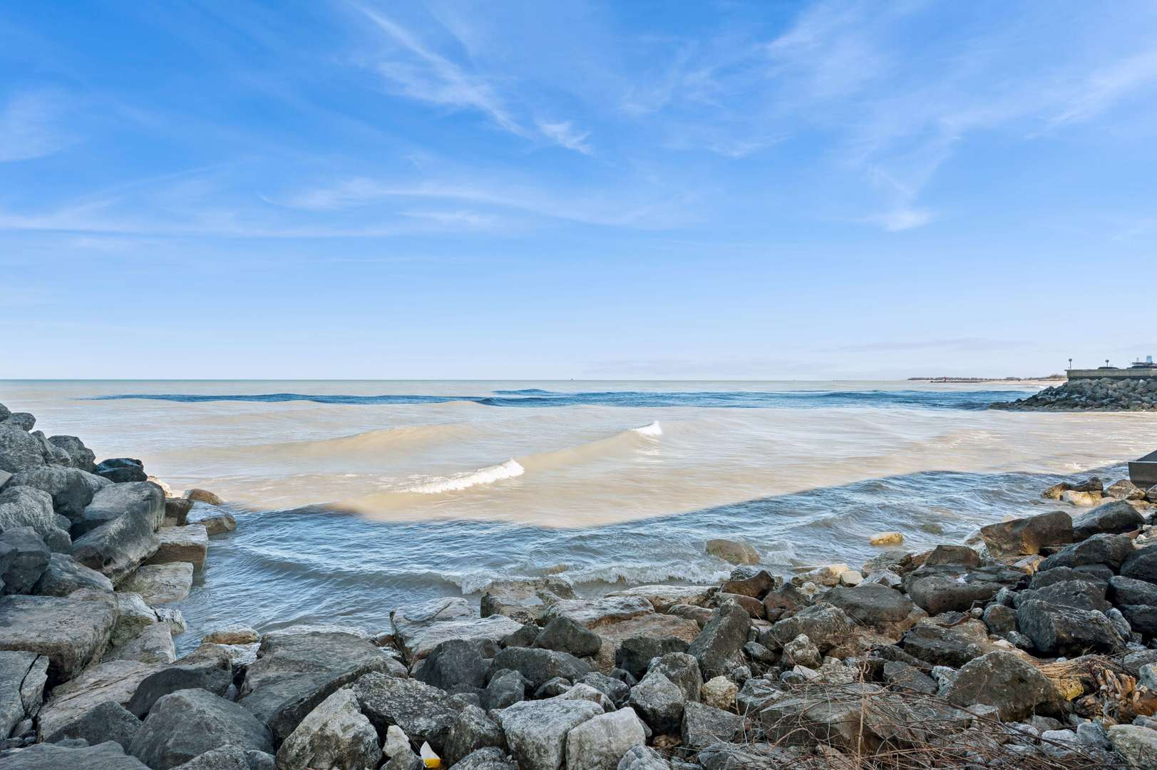 6157 North Sheridan Road, Unit 6K Chicago, IL 60660 - Photo 18 of 18 a view of an ocean and beach