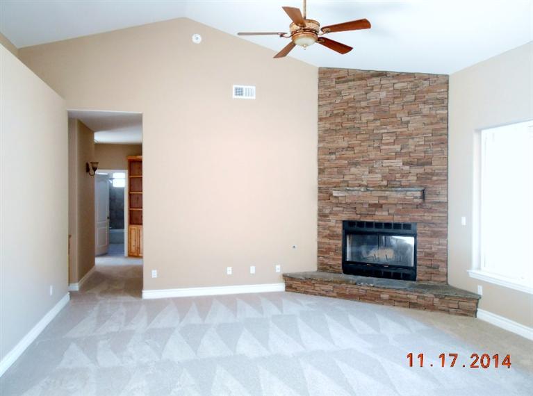 26024 Bear Valley Road Tehachapi, CA 93561 - Photo 14 of 27 Gallery Image 14