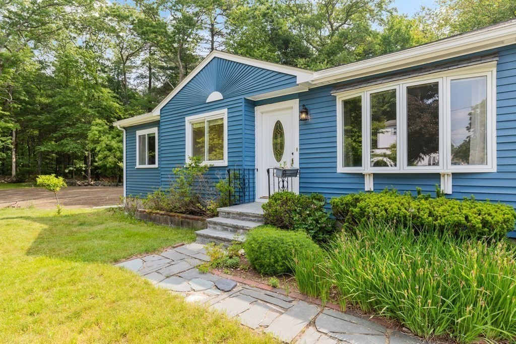 29 Marshall Road Easton, MA 02356 - Photo 31 of 31 a front view of a house with garden