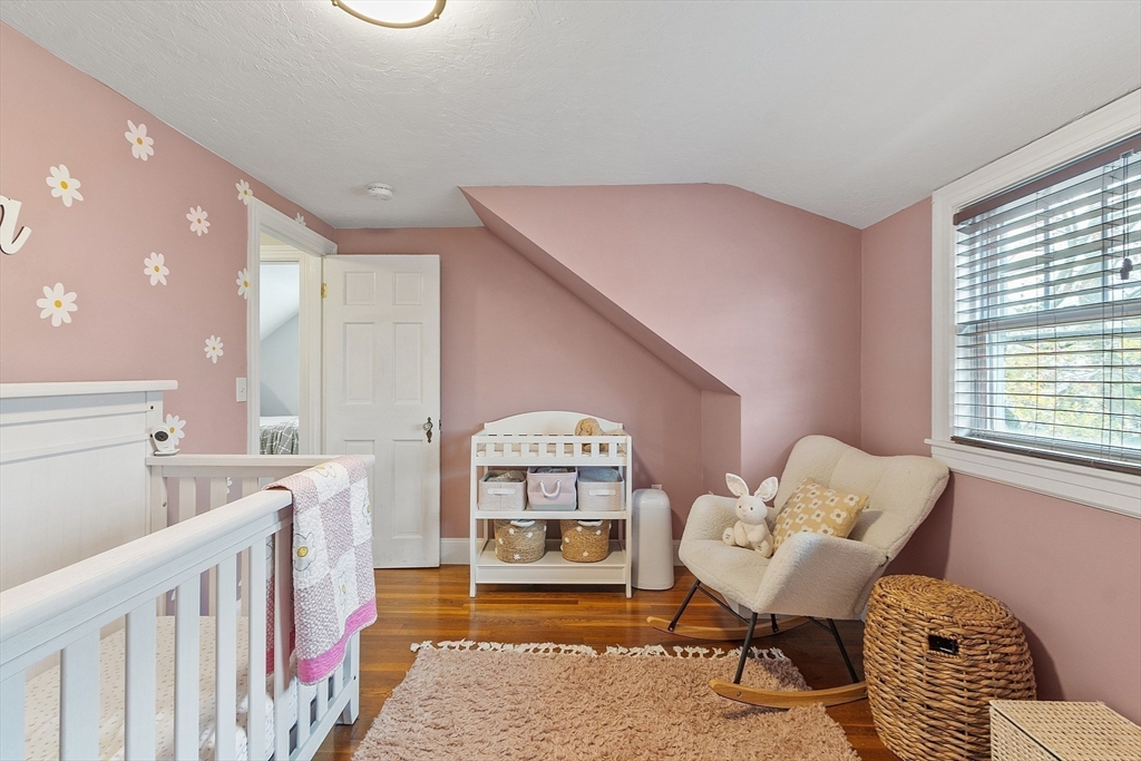 33 Herrick Road North Andover, MA 01845 - Photo 21 of 38 a living room with furniture