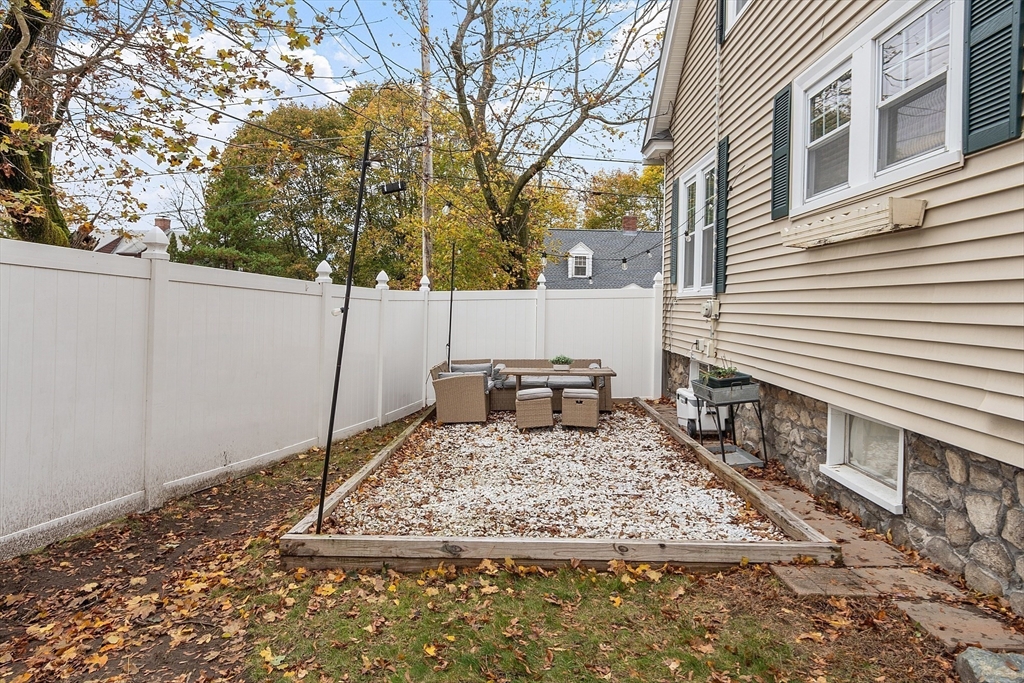 33 Herrick Road North Andover, MA 01845 - Photo 33 of 38 a view of a yard in front of house