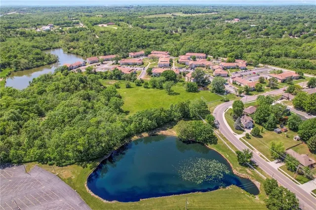 $950,000 | View High Dr Drive, Kansas City, MO 64134