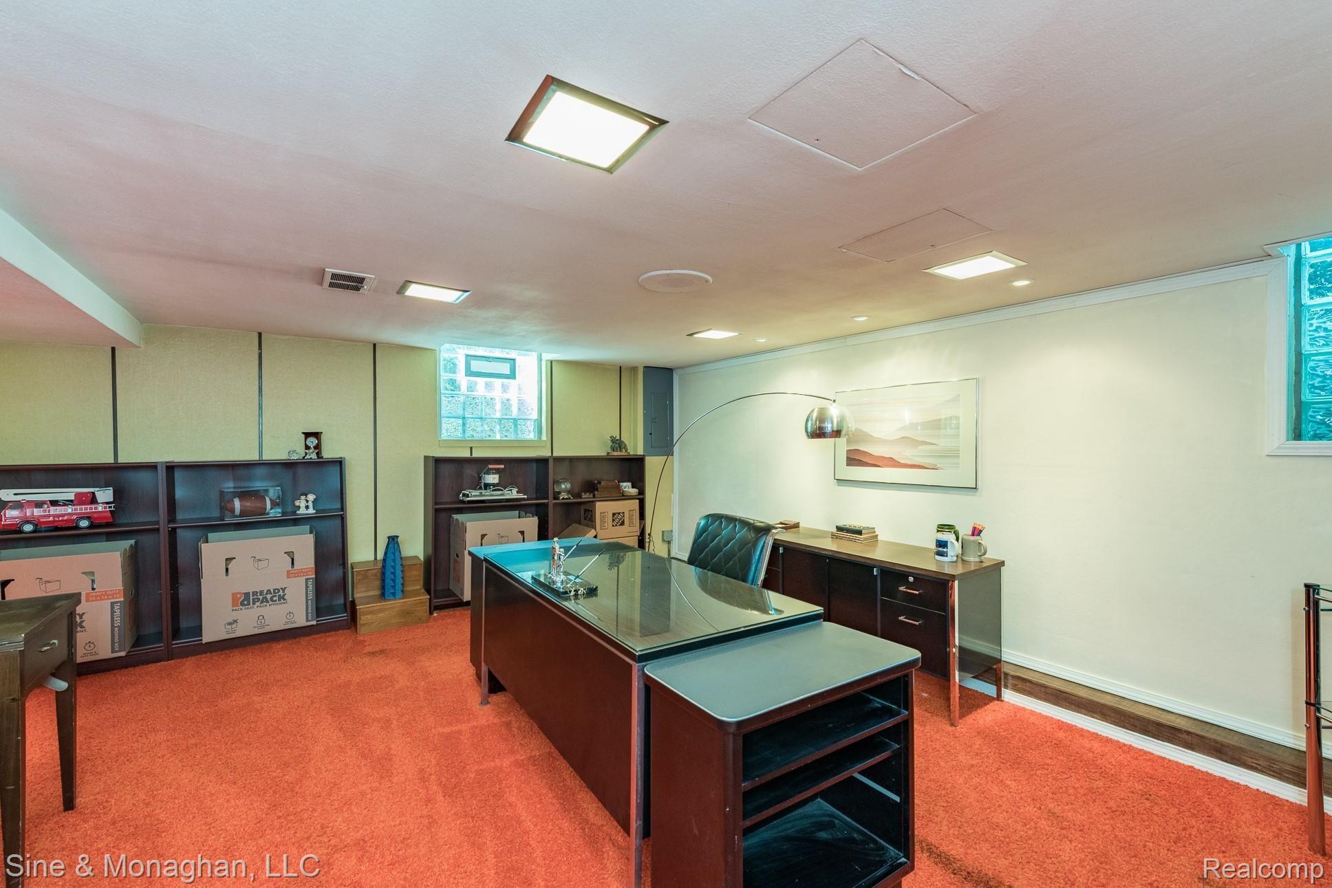 336 South Cranbrook Cross Road Bloomfield Hills, MI 48301 - Photo 32 of 40 So much room for work, play, hang out