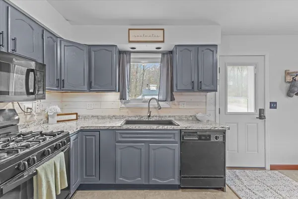 $395,900 | 10 Cross Road, Milton, VT 05468