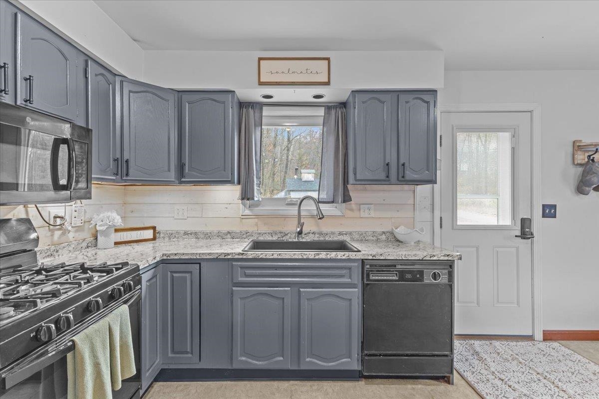 10 Cross Road Milton, VT 05468 - Photo 18 of 43