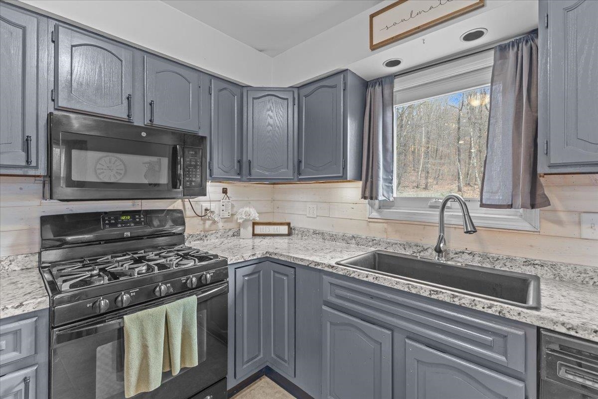 10 Cross Road Milton, VT 05468 - Photo 19 of 43