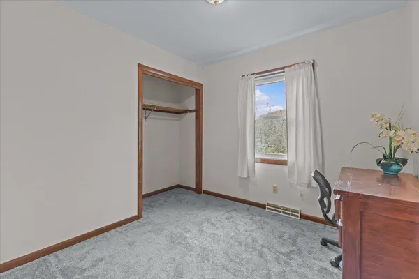 $395,900 | 10 Cross Road, Milton, VT 05468