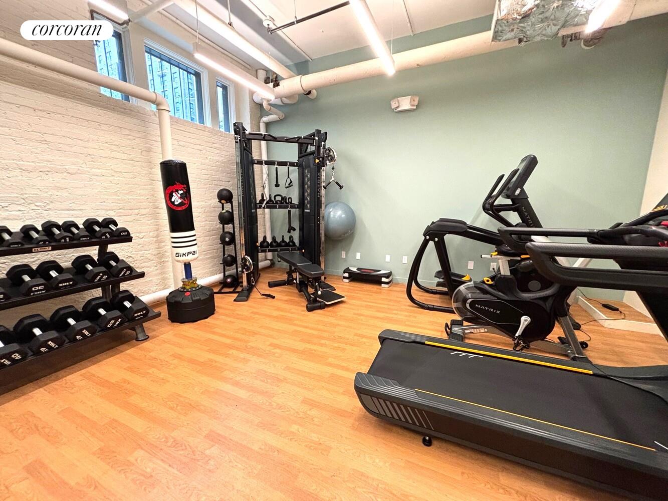 789 West End Avenue, Unit PH6 Manhattan, NY 10025 - Photo 13 of 19 a room with gym equipment