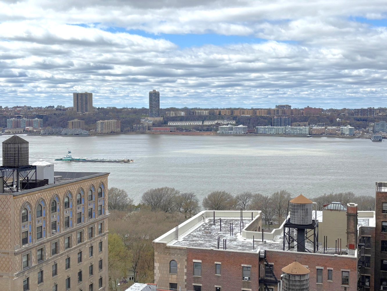 789 West End Avenue, Unit PH6 Manhattan, NY 10025 - Photo 17 of 19 a view of a lake with a city