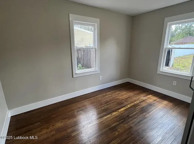 $1,300 | 2109 27th Street, Lubbock, TX 79411