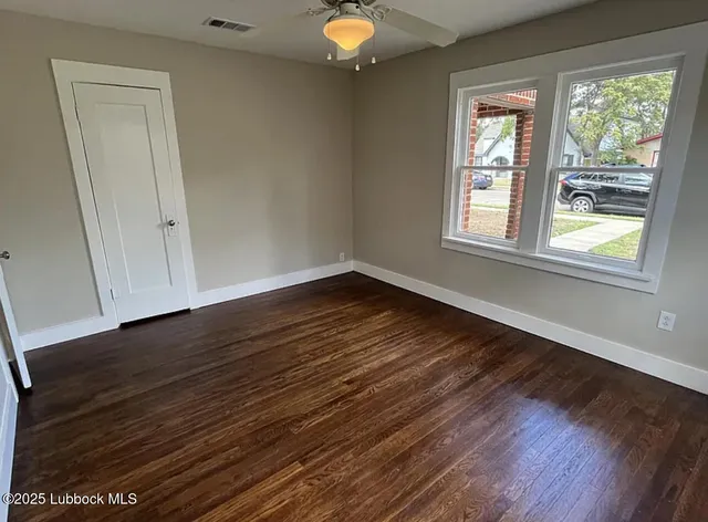 $1,300 | 2109 27th Street, Lubbock, TX 79411