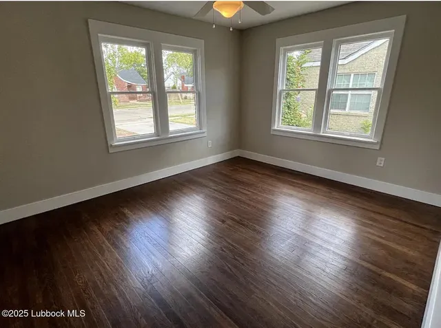 $1,300 | 2109 27th Street, Lubbock, TX 79411