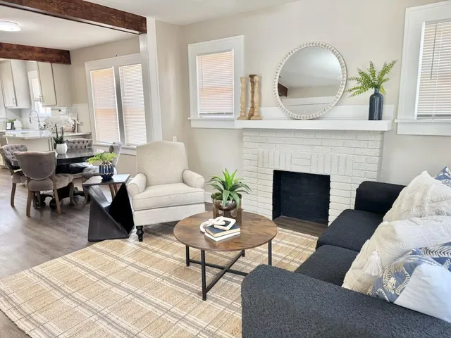 $1,300 | 2109 27th Street, Lubbock, TX 79411