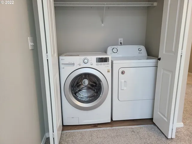 $409,999 | 667 Southeast 5th Avenue, Hillsboro, OR 97123