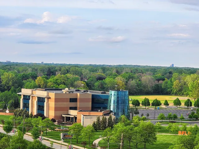 $224,000 | 5000 Town Centre, Unit 1404, Southfield, MI 48075