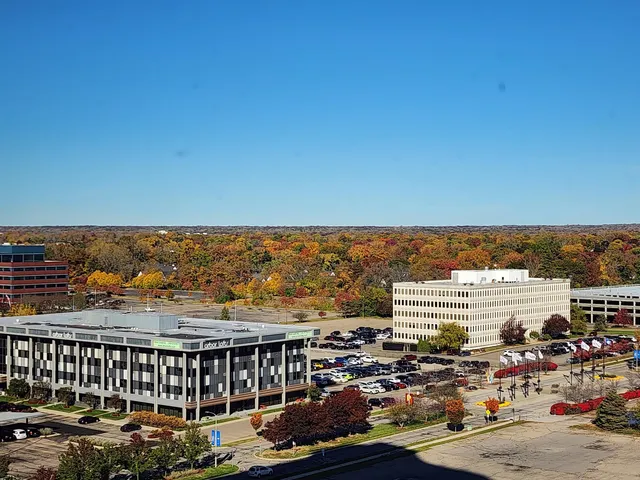 $224,000 | 5000 Town Centre, Unit 1404, Southfield, MI 48075