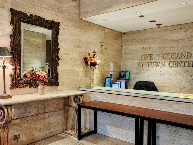 $224,000 | 5000 Town Centre, Unit 1404, Southfield, MI 48075