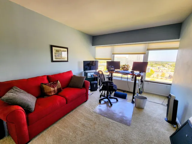 $224,000 | 5000 Town Centre, Unit 1404, Southfield, MI 48075