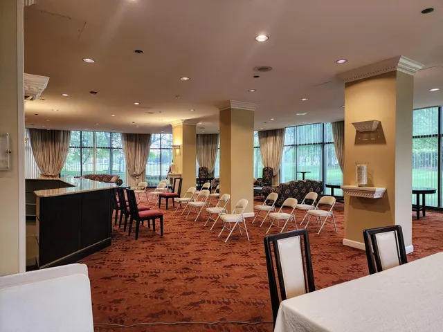 $224,000 | 5000 Town Centre, Unit 1404, Southfield, MI 48075