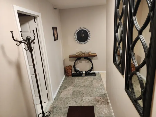 $224,000 | 5000 Town Centre, Unit 1404, Southfield, MI 48075