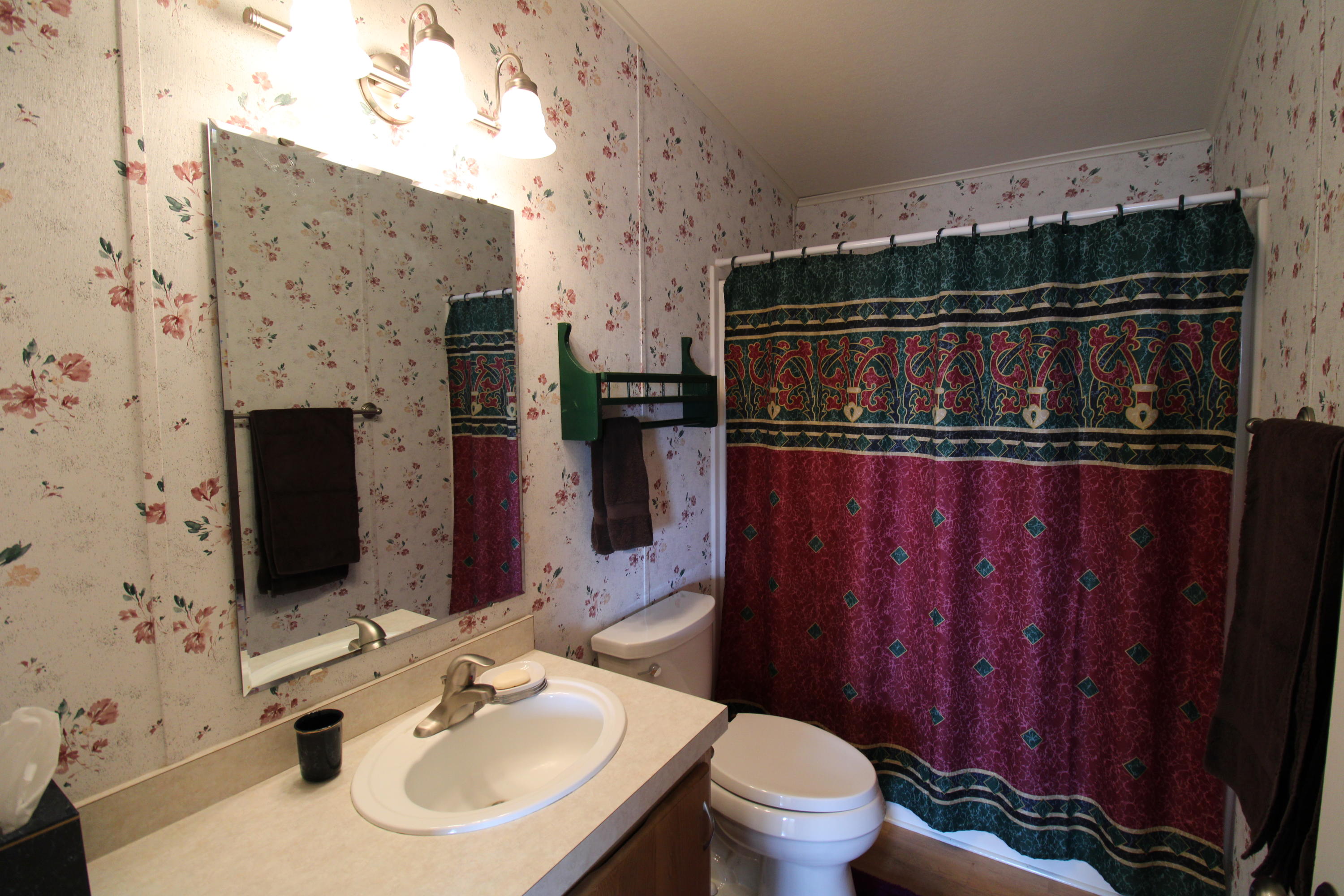 7571 Southeast Walther Loop Prineville, OR 97754 - Photo 17 of 38 Second Bath