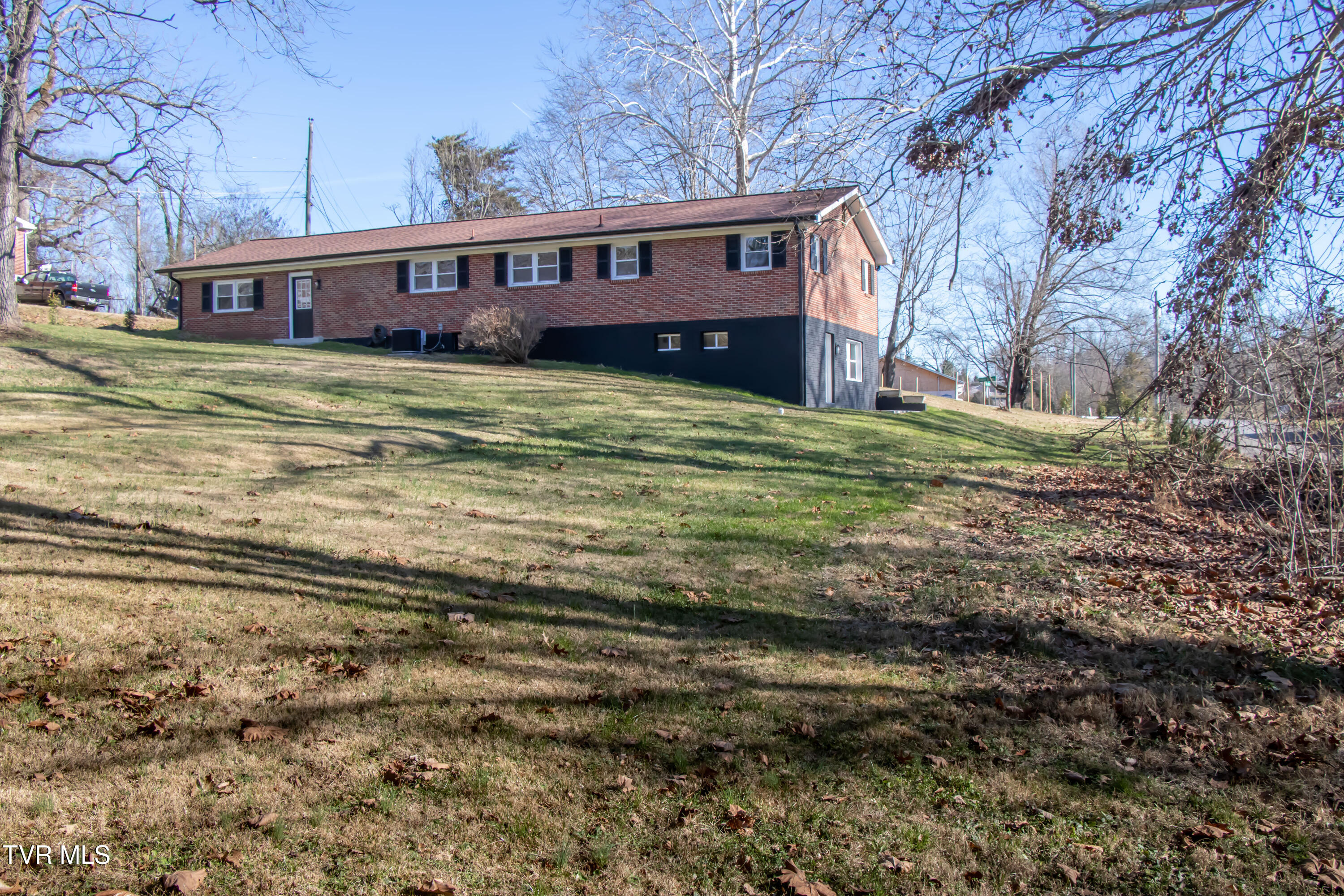 334 Sinking Springs Road Bristol, TN 37620 - Photo 8 of 55 Back View