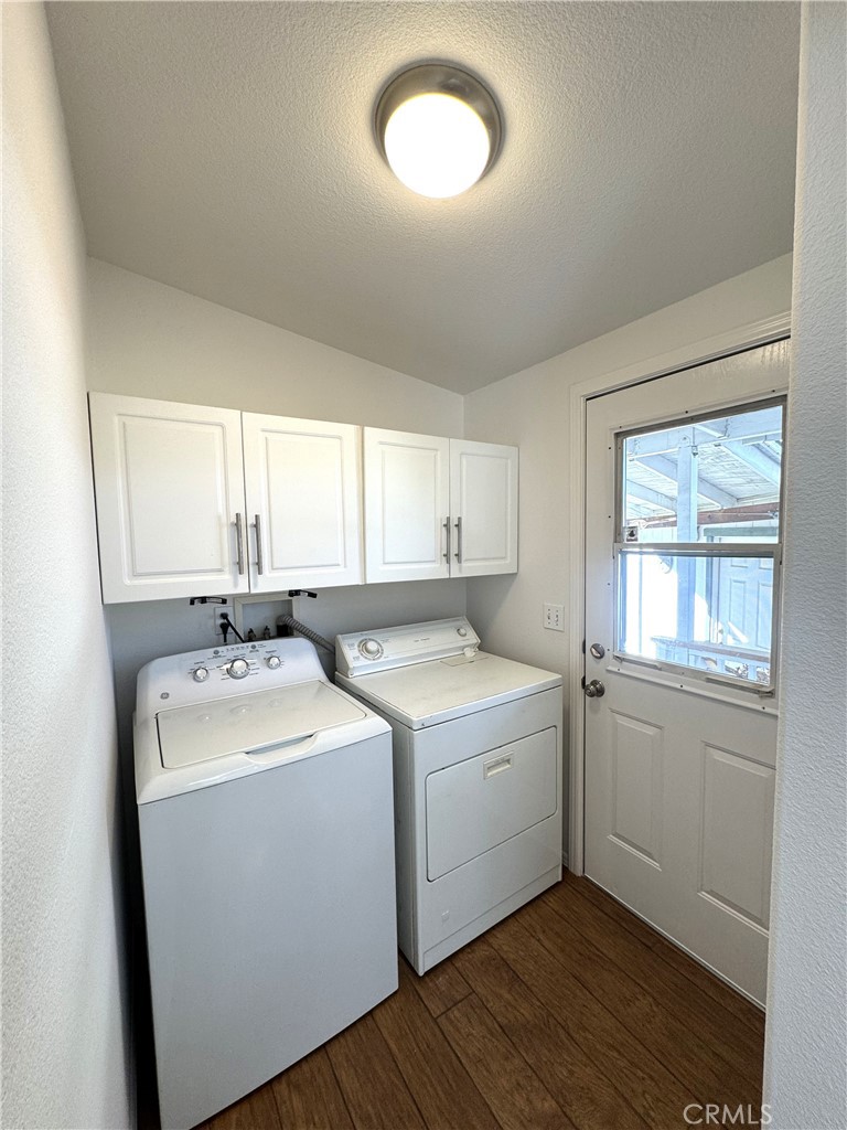 4190 Hackney Way Paso Robles, CA 93446 - Photo 14 of 40 a utility room with dryer and washer