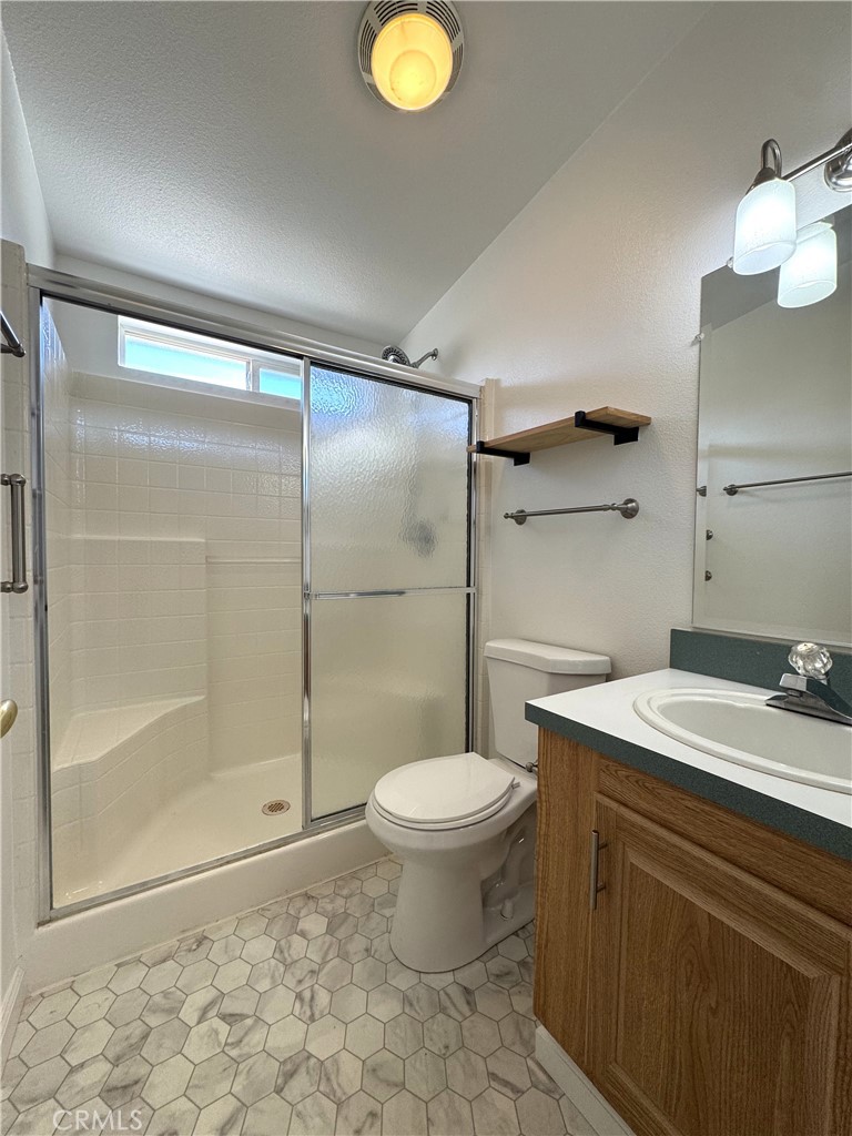 4190 Hackney Way Paso Robles, CA 93446 - Photo 31 of 40 Guest Bathroom