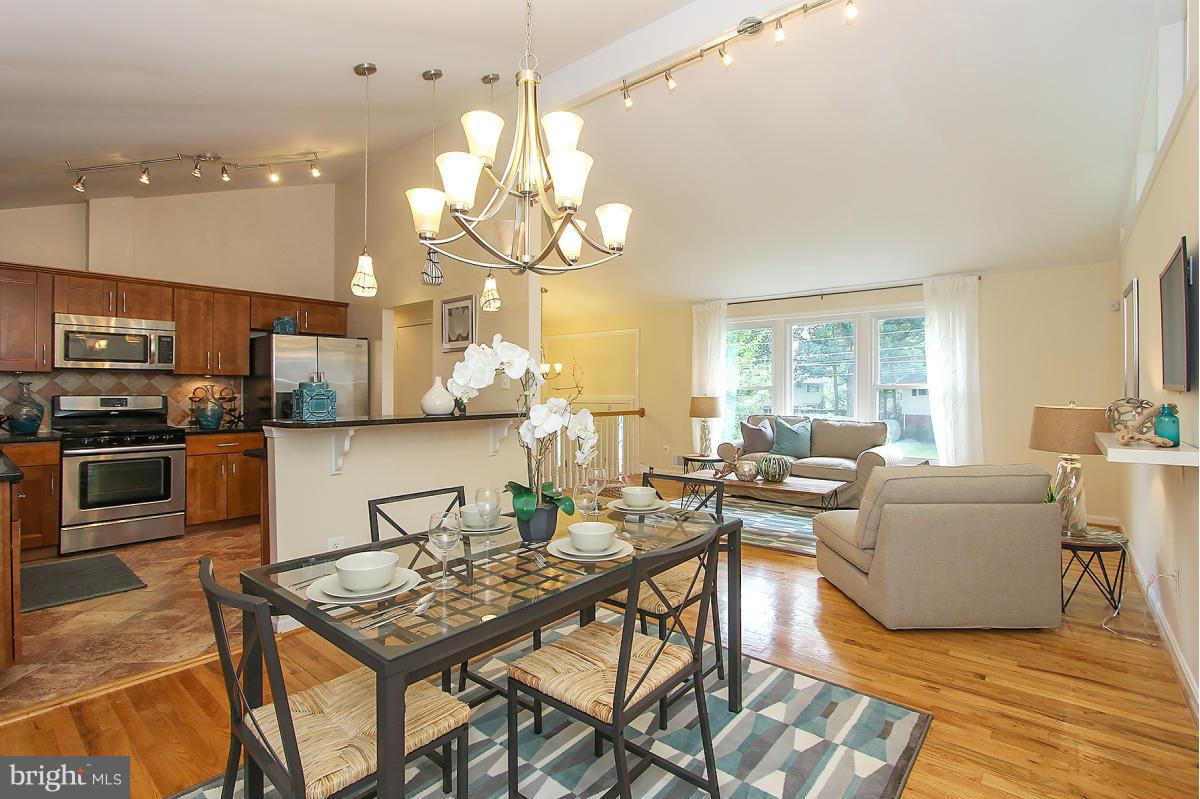 8904 Victoria Road Springfield, VA 22151 - Photo 2 of 30 Dining Room