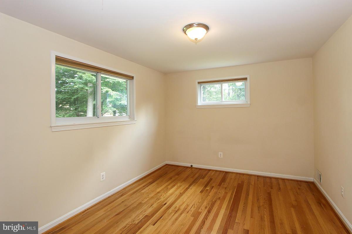 8904 Victoria Road Springfield, VA 22151 - Photo 19 of 30 Bedroom (Master)