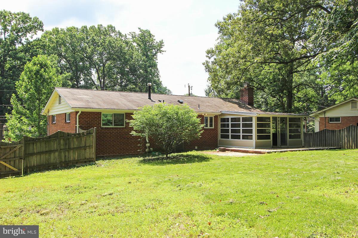 8904 Victoria Road Springfield, VA 22151 - Photo 30 of 30 Exterior (Rear)
