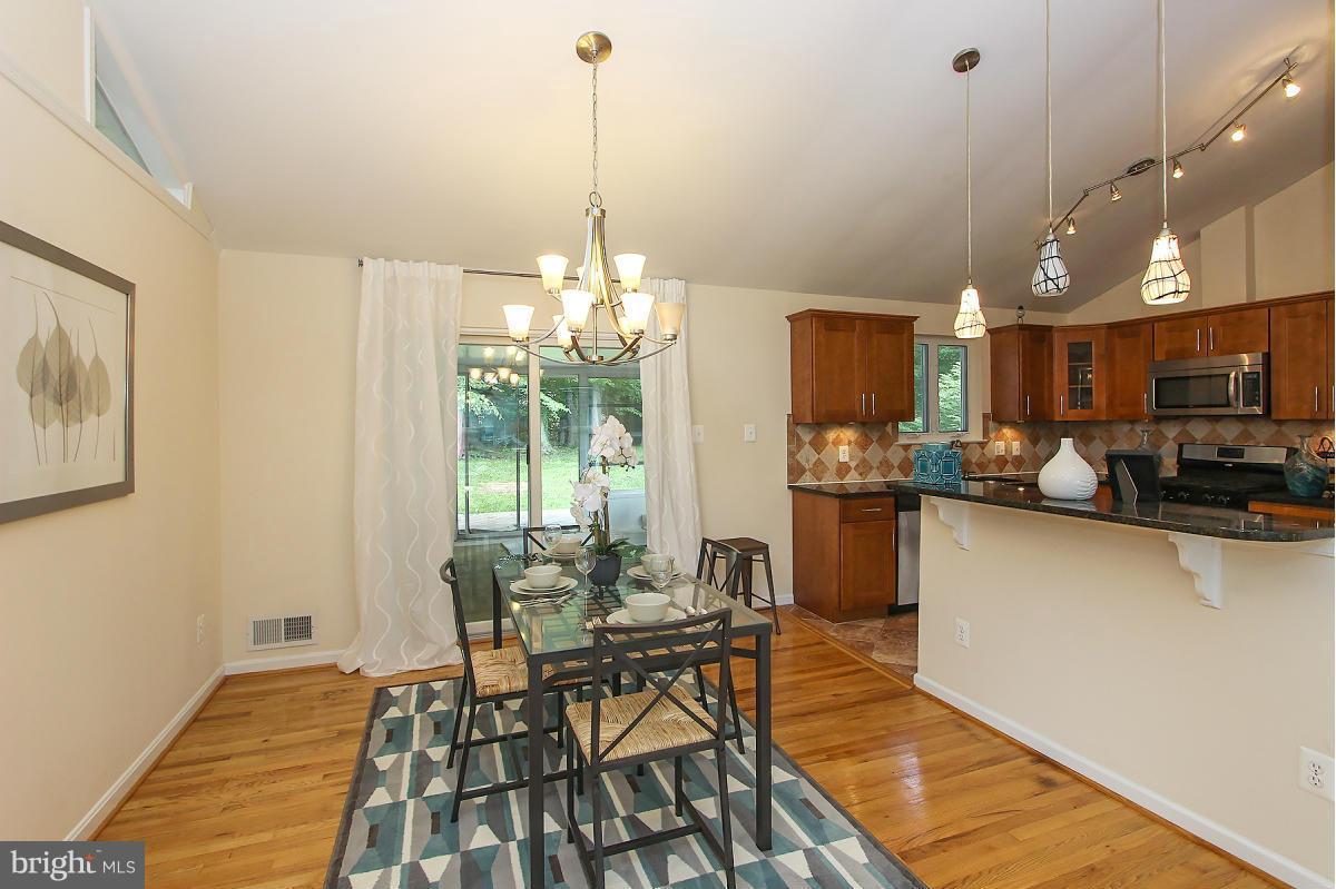 8904 Victoria Road Springfield, VA 22151 - Photo 9 of 30 Dining Room