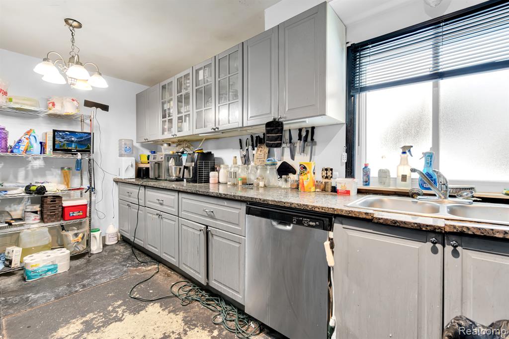 1919 West 14 Mile Road Royal Oak, MI 48073 - Photo 6 of 22