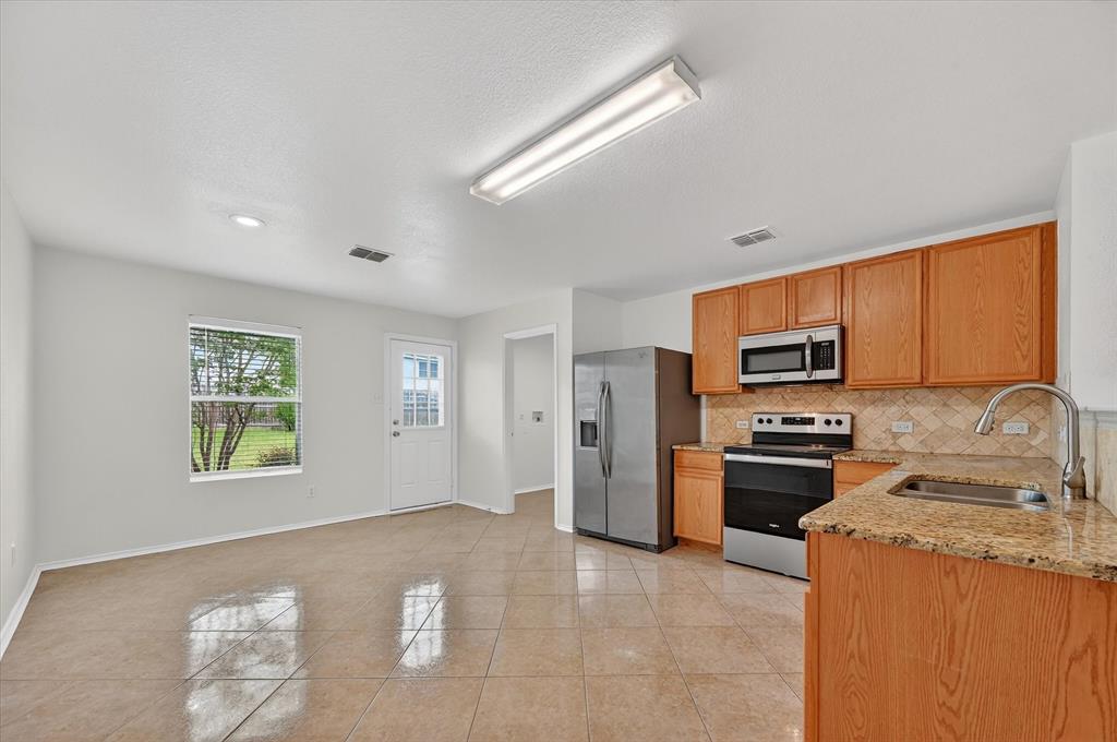 1312 Riviera Drive Princeton, TX 75407 - Photo 9 of 33