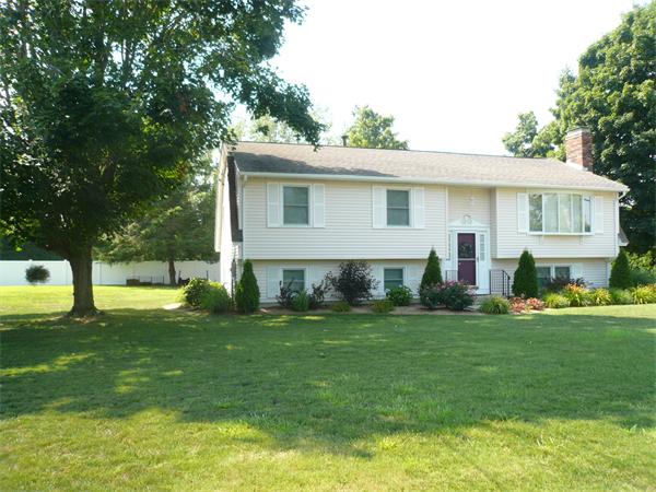 607 River Road Agawam, MA 01001 - Photo 2 of 20 Gallery Image 2