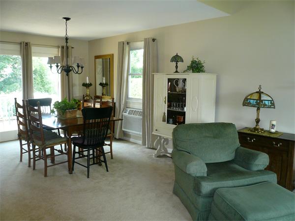 607 River Road Agawam, MA 01001 - Photo 8 of 20 Gallery Image 8
