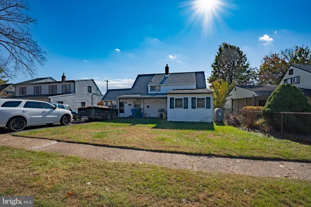 $385,000 | 86 Wildflower Road, Levittown, PA 19057