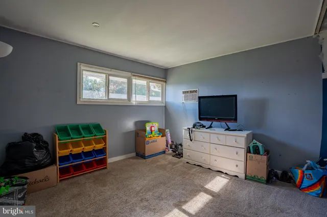 $385,000 | 86 Wildflower Road, Levittown, PA 19057