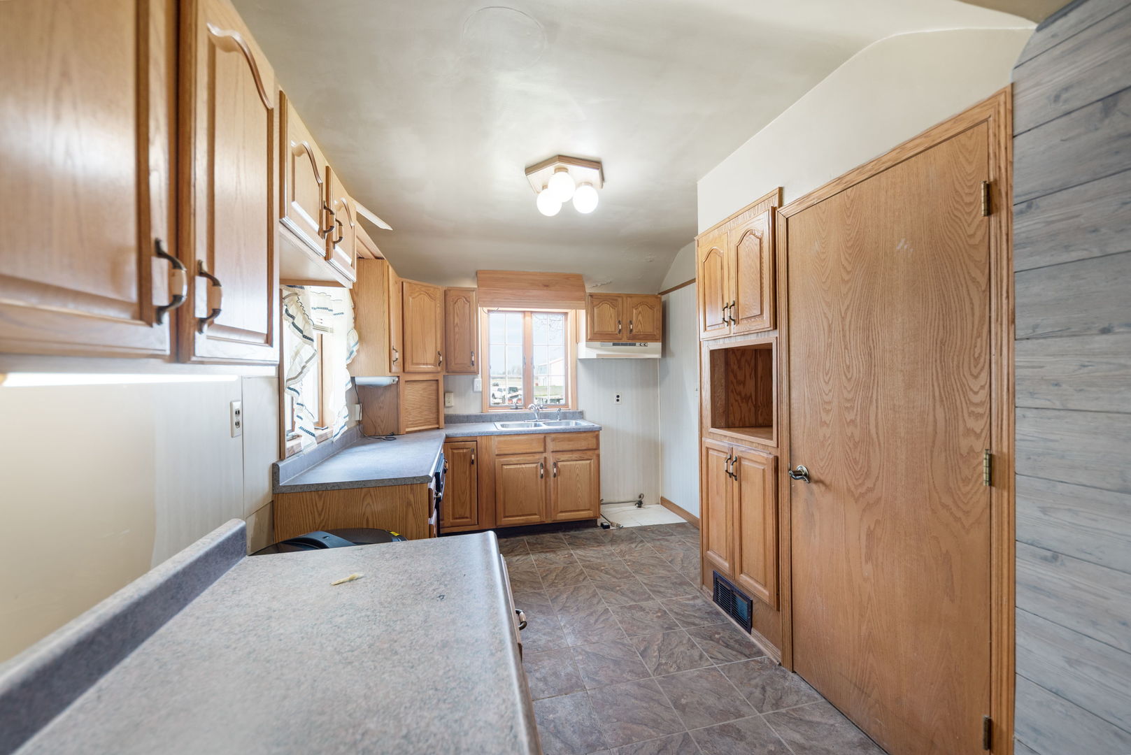 105 Seiler Street Martinton, IL 60951 - Photo 8 of 23