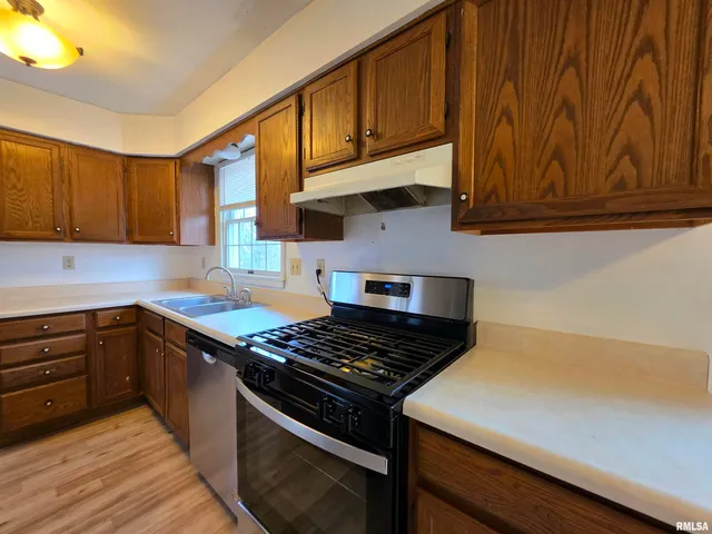 $130,000 | 106 Maple Lane, Bartonville, IL 61607